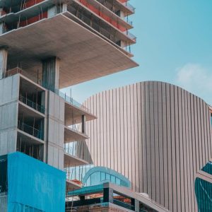 Béton bas carbone : innovations et alternatives pour une construction durable